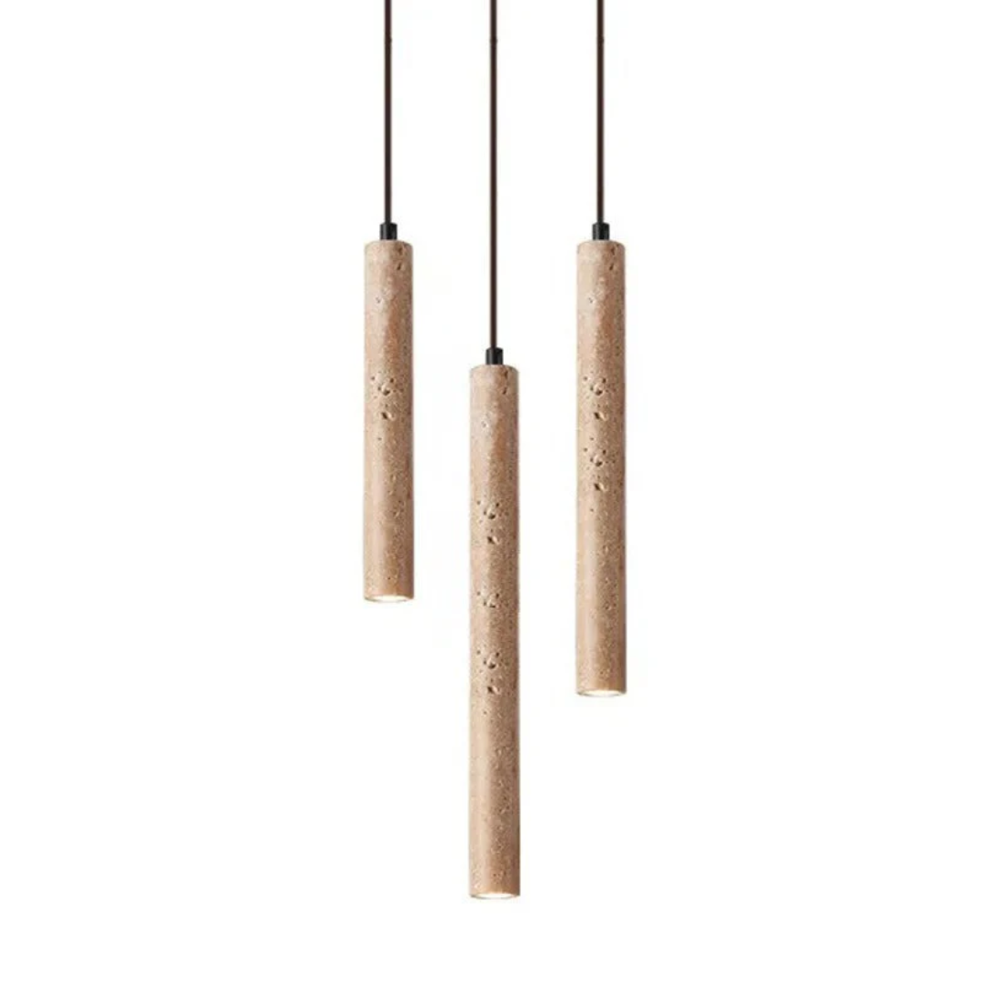 Elegante LED-Designlampe aus Travertin im Wabi-Sabi Stil, schafft stimmungsvolle Innenbeleuchtung.