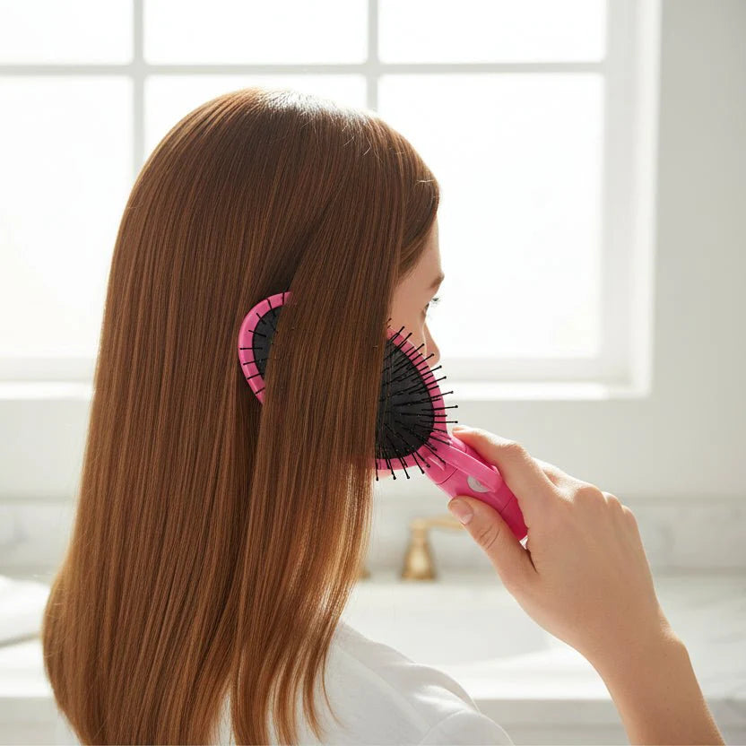 MISTBRUSH 2-in-1 Haarbürste für müheloses Styling. Fördert Glanz und Geschmeidigkeit bei der Haarpflege.