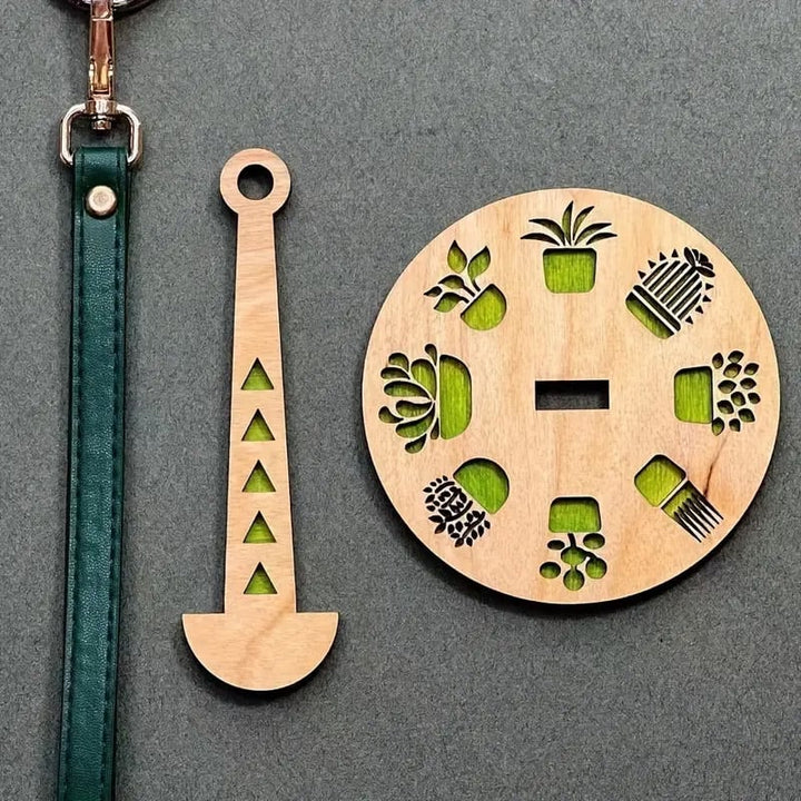 Knotenfreier Garnhalter aus Holz & Leder, Strickergeschenk, handgefertigt & langlebig.