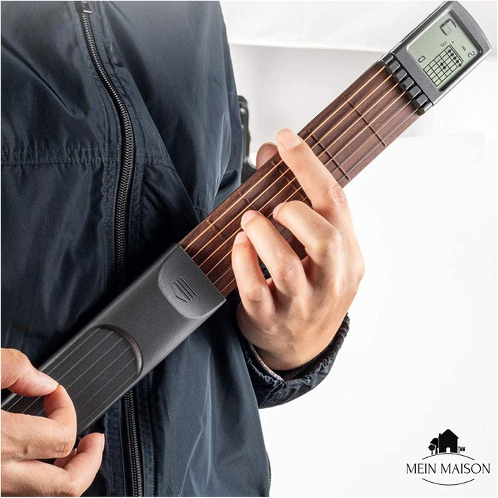 Mobiler Gitarren-Akkordtrainer für Anfänger, zum Üben von Akkorden unterwegs.