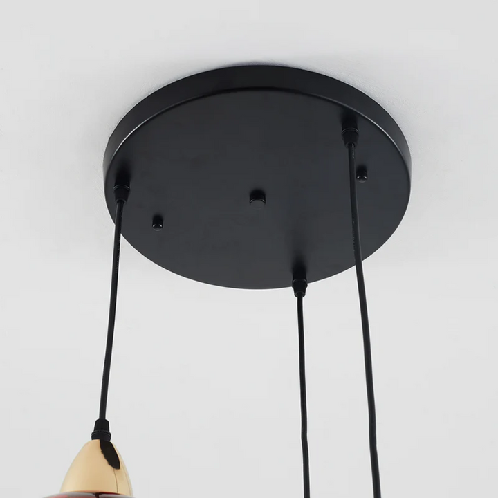 Elegante LED Clusterleuchte, 3-flammig, als moderne Schlafzimmerlampe. Höhenverstellbare Pendelleuchte.