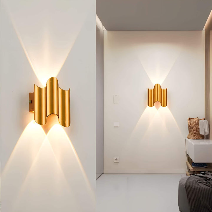 Moderne Aluminium LED Wandleuchte für Außenbereiche, perfekt als Fassaden- und Terrassenbeleuchtung.