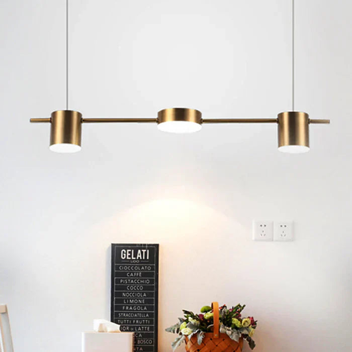 Vielseitige moderne Pendelleuchte aus Aluminium, passt perfekt in jedes Wohnzimmer oder Esszimmer.