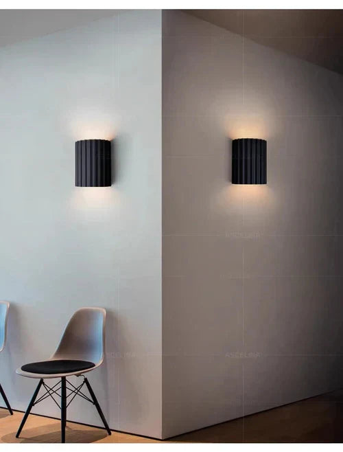 ArtisticWave Schlafzimmerlampe: Moderne LED Wandbeleuchtung im Wellen Design, perfekt für Ambiente Licht.