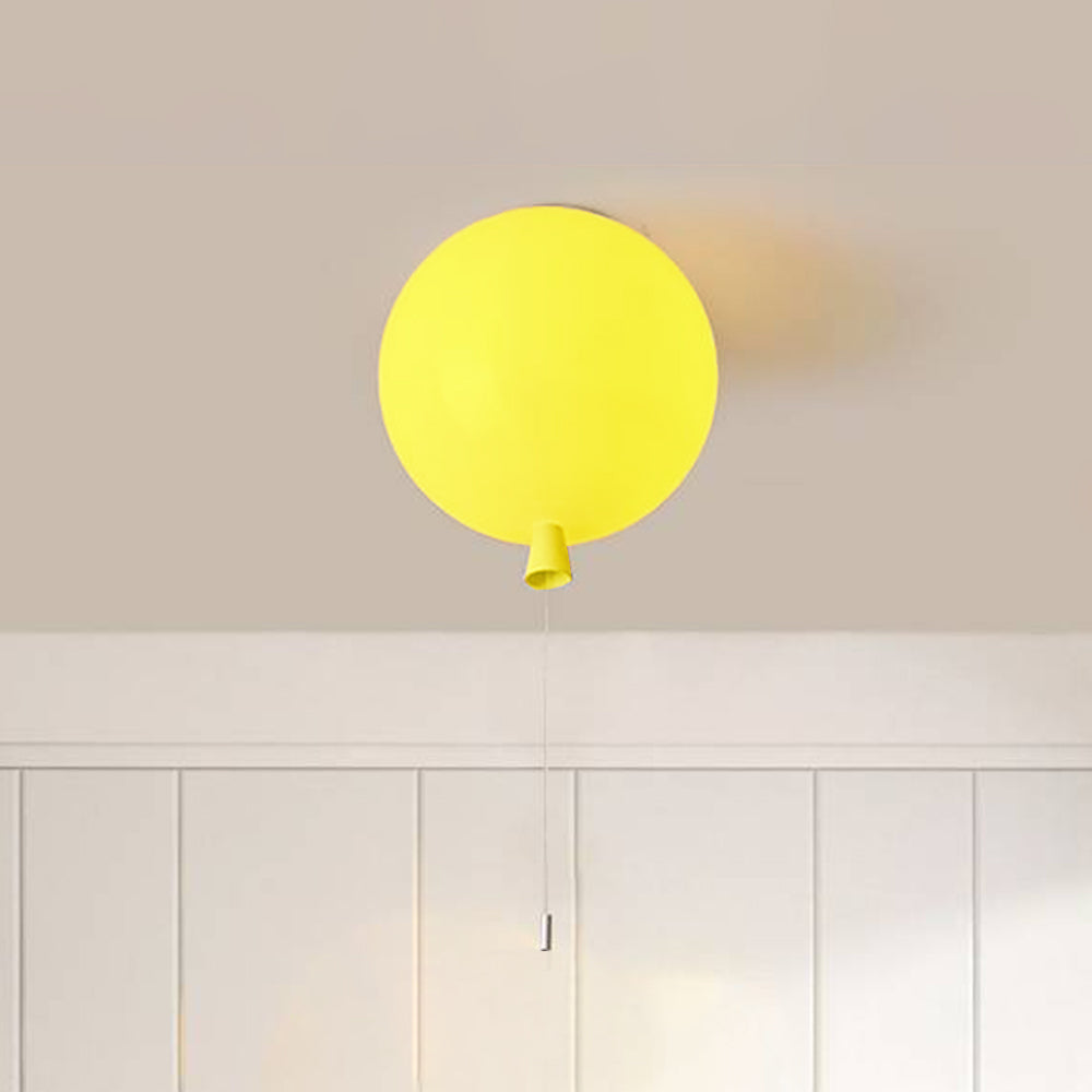 Runde AuraLite LED-Deckenleuchte, warmweiß, modern, schlichte und effektive Beleuchtung für Zuhause.