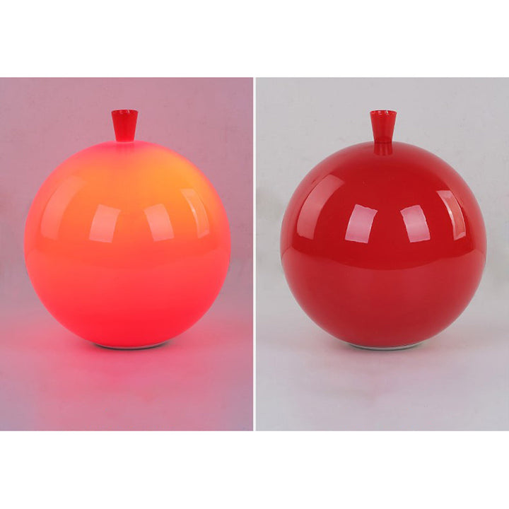 Moderne, runde AuraLite LED-Deckenlampe, warmweißes Licht, ideale Wohnraum-Innenbeleuchtung.