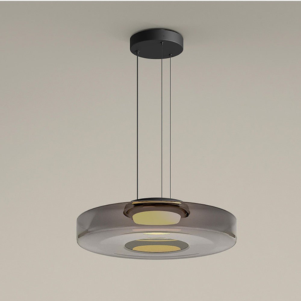 Glas-Pendelleuchte AuroraSphere. Minimalistisches Design für zeitlose Eleganz im Bauhaus-Stil.