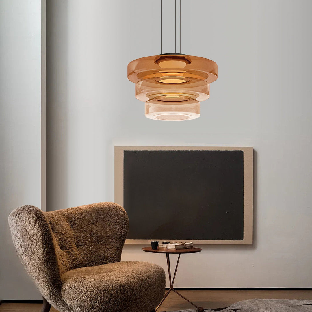 Elegante Pendelleuchte AuroraSphere aus Glas. Zeitloses Bauhaus Design für moderne Innenräume.