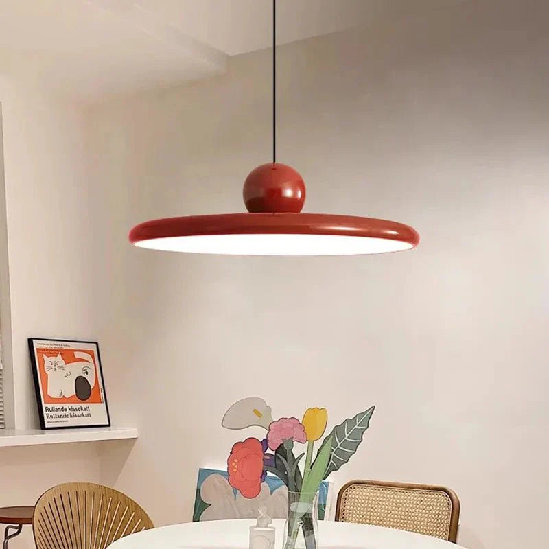 Stilvolle Bauhaus Glas-Hängelampe für Ihr Wohnzimmer. Eine moderne Design-Pendelleuchte mit LED-Beleuchtung.