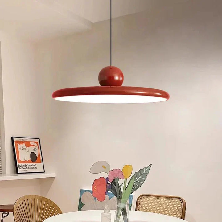 Stilvolle Bauhaus Glas-Hängelampe für Ihr Wohnzimmer. Eine moderne Design-Pendelleuchte mit LED-Beleuchtung.