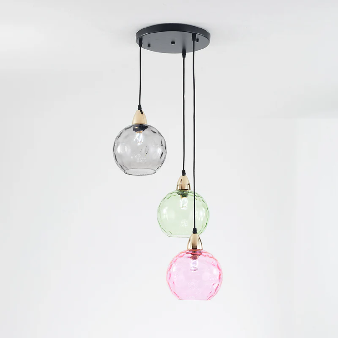 Moderne Cascade Hängelampe mit 3 Lichtquellen. Perfekte Beleuchtung für Ihr Esszimmer.