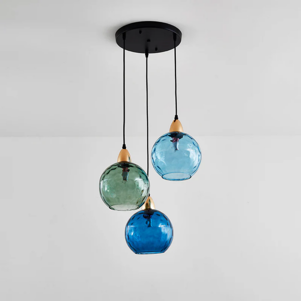 Elegante moderne 3-flammige Cluster Pendelleuchte Cascade. Ideal für Wohn- und Essbereiche.