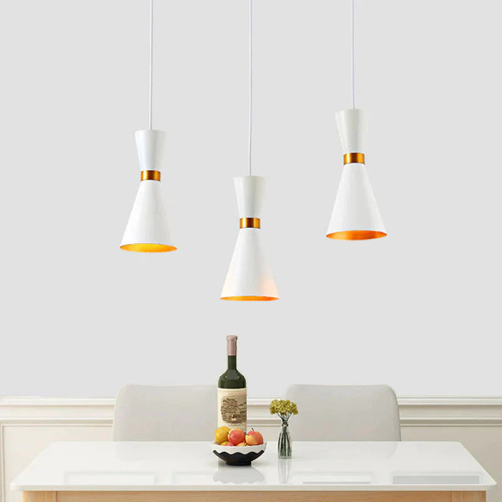 Moderne Design-Pendelleuchte, LED-kompatibel, ideal als stilvolle Hängelampe für Esszimmer & Wohnzimmer.