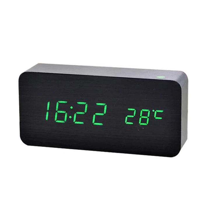 Hochwertige Holzuhr digital mit leuchtender LED-Anzeige für Uhrzeit & Raumtemperatur. Modernes Design.