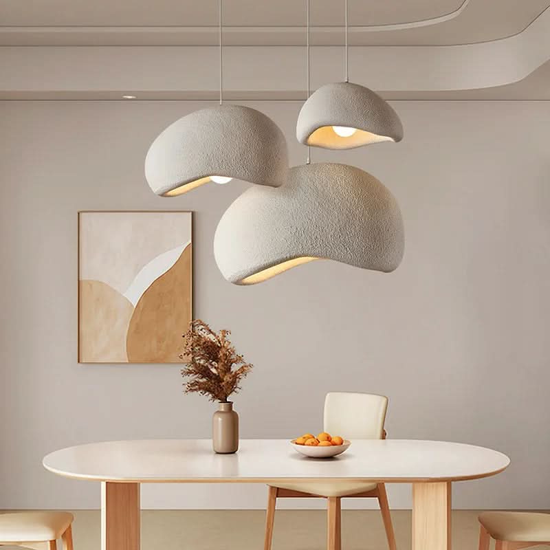 Stilvolle Design-Pendelleuchte mit höhenverstellbarer LED-Beleuchtung für moderne Innenräume.