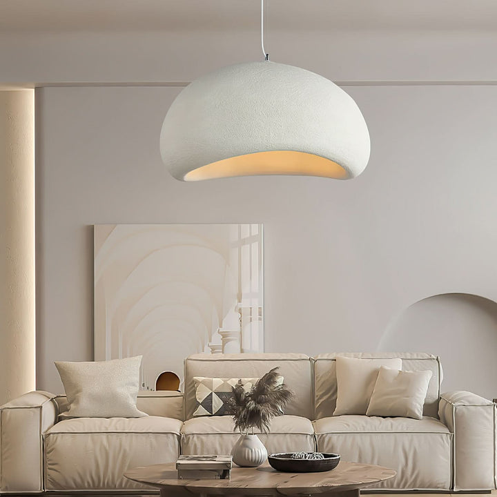 Atmosphärische Pendelleuchte, dimmbare LED-Beleuchtung für stilvolles Wohnambiente.