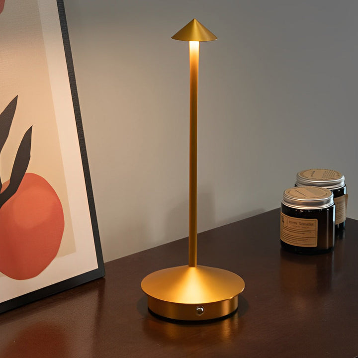 Skandinavische Retro LED-Tischlampe aus Aluminium, dimmbar, warmweißes Licht, perfekt als Dekoration.