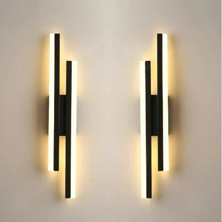 Zeitlose dimmbare LED-Beleuchtung für die Wand in Schwarz. Perfekt für Wohnzimmer mit variablen Farbmodi.