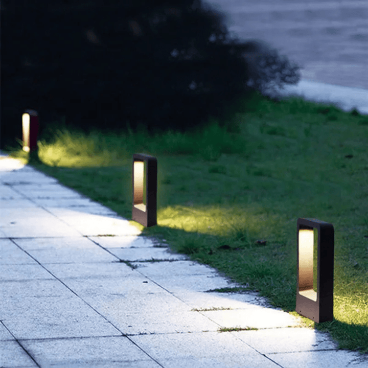 Stilvolle GARTENGLANZ LED-Außenleuchte für Wege. Moderne Gartenbeleuchtung mit effizientem, wetterfestem LED-Licht.