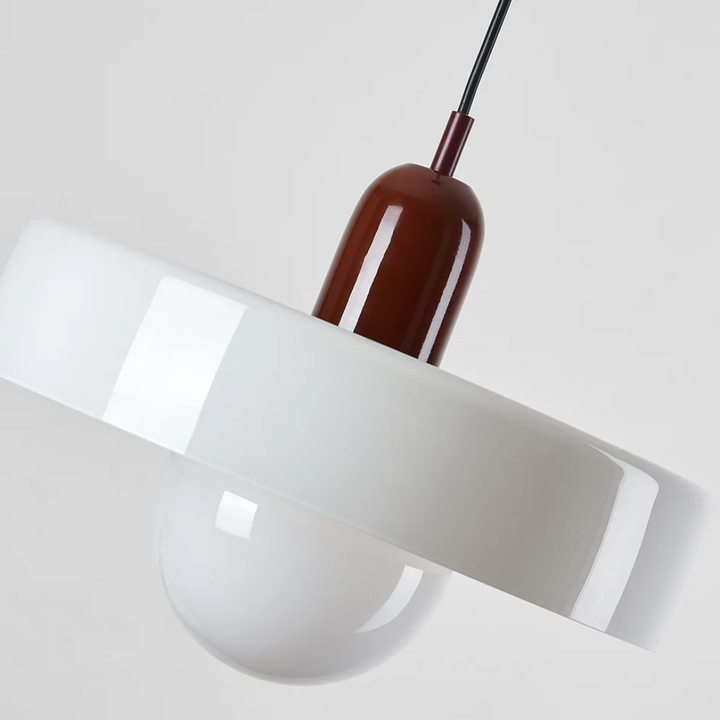 Energieeffiziente Glas Hängelampe mit LED. Zeitgenössisches GloboLuxe Design für stilvolle Innenbeleuchtung.