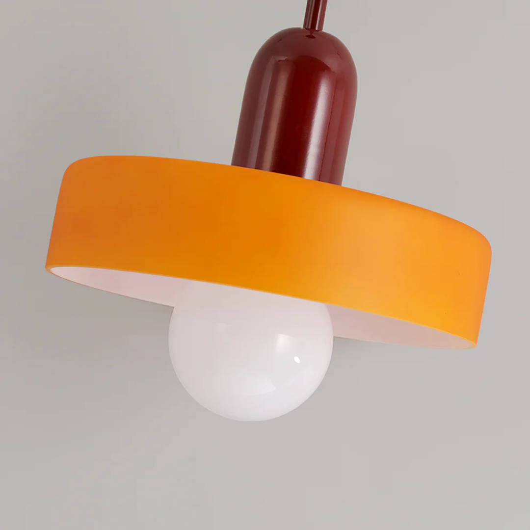 Energieeffiziente LED Hängelampe aus Glas. Moderne Pendelleuchte für Wohnzimmer. Schafft helles Ambiente.