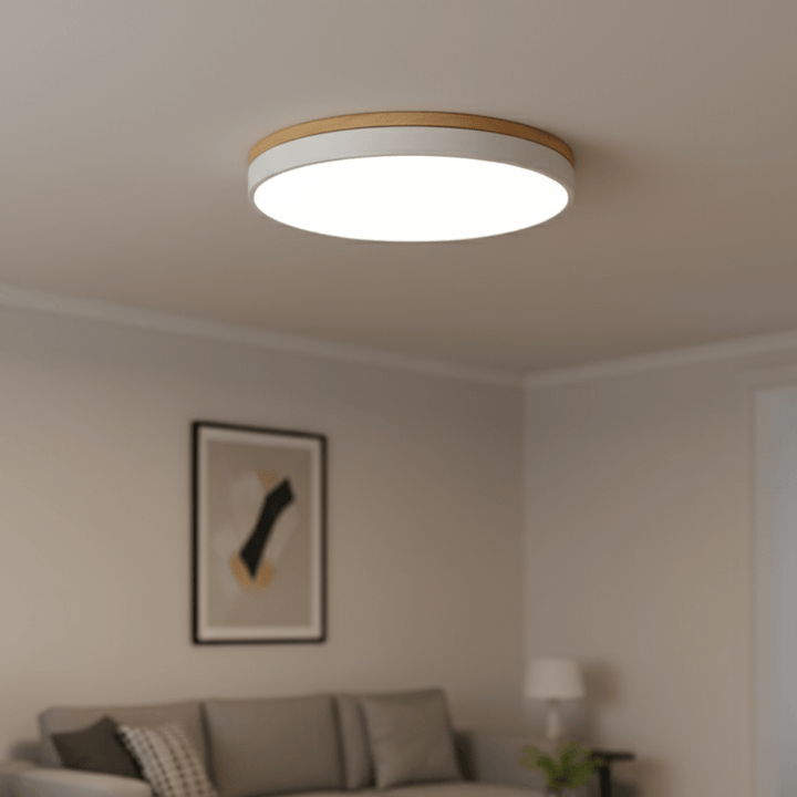 Moderne Holz-Deckenlampe mit LED-Beleuchtung und Farbakzent, ideal für Wohn- & Schlafzimmer.