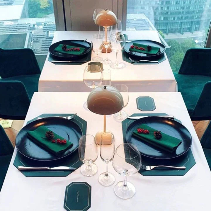 Goldene kabellose LED Tischleuchte, dimmbar, modernes Design, wiederaufladbar, Stimmungslicht.