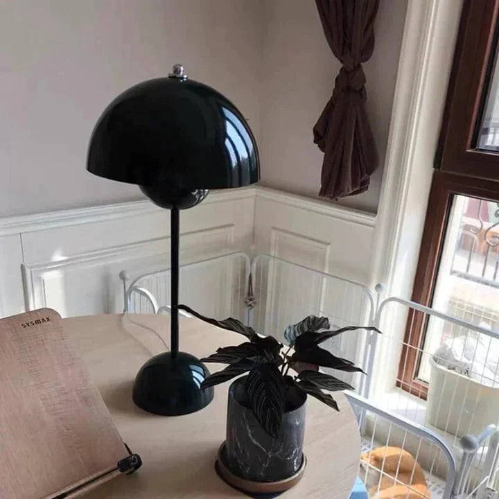 Schwarze moderne LED Tischleuchte, kabellos, dimmbar, wiederaufladbar, schönes Design.