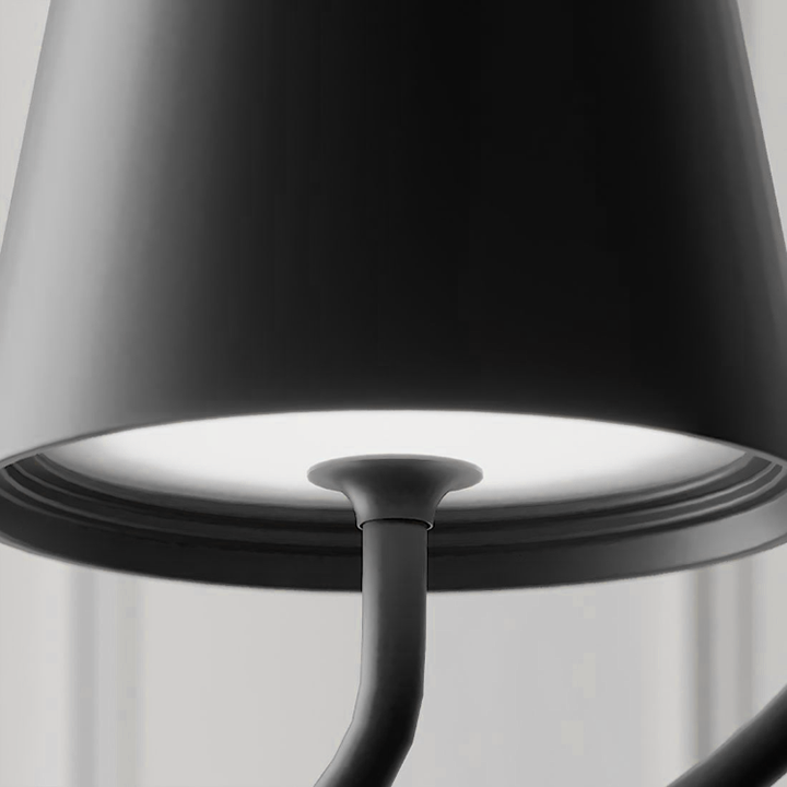 Stylishe LED Hängelampe, kabellos und wiederaufladbar, schafft gemütliche Innen- und Außenbeleuchtung.