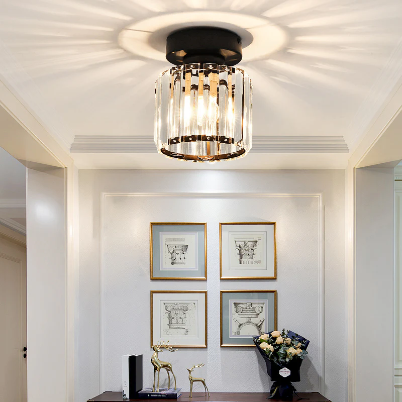 Design-Deckenlampe: Moderne Kristall-Deckenleuchte für stilvolles Schlafzimmer.