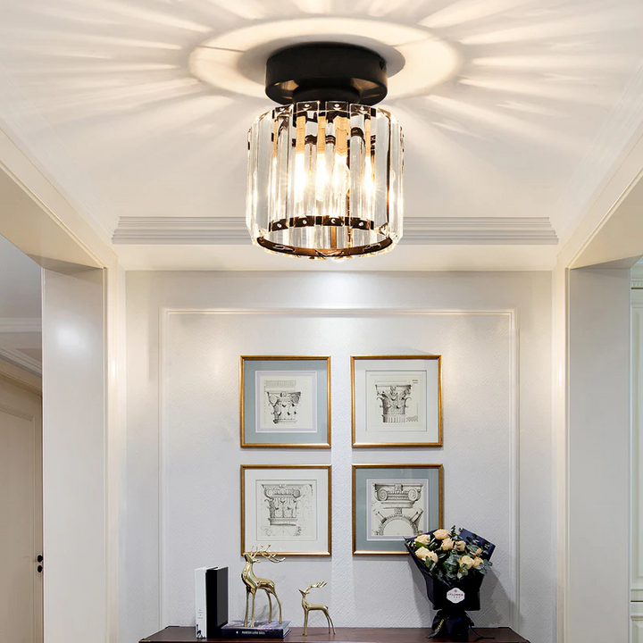 Design-Deckenlampe: Moderne Kristall-Deckenleuchte für stilvolles Schlafzimmer.