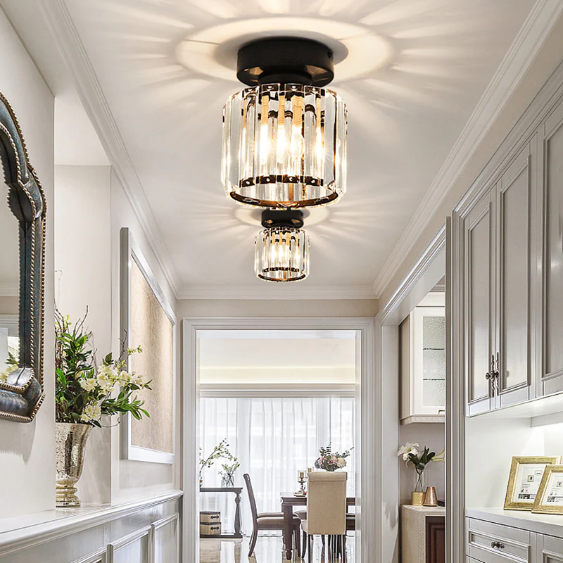 Kristall-Deckenleuchte, moderne Lampe, schafft elegante Atmosphäre in Wohn- und Schlafräumen.