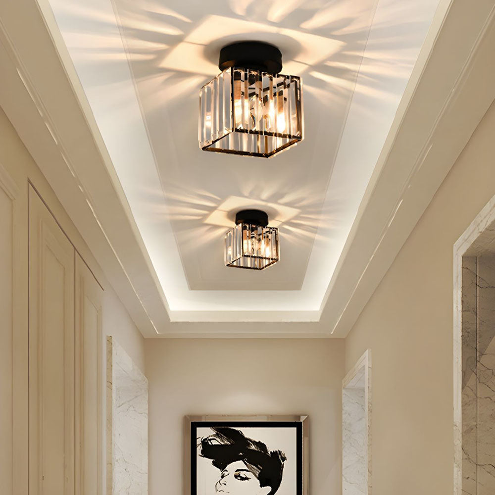 Stilvolle Kristall-Deckenleuchte, modern, für luxuriöse Wohnraumbeleuchtung. Designlampe.