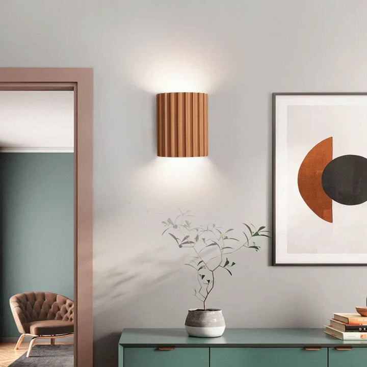 Moderne Kunstharz-Wandlampe mit LED-Beleuchtung. Stilvolles Design für Wohnzimmer, Schlafzimmer & Flur. Innenbeleuchtung.