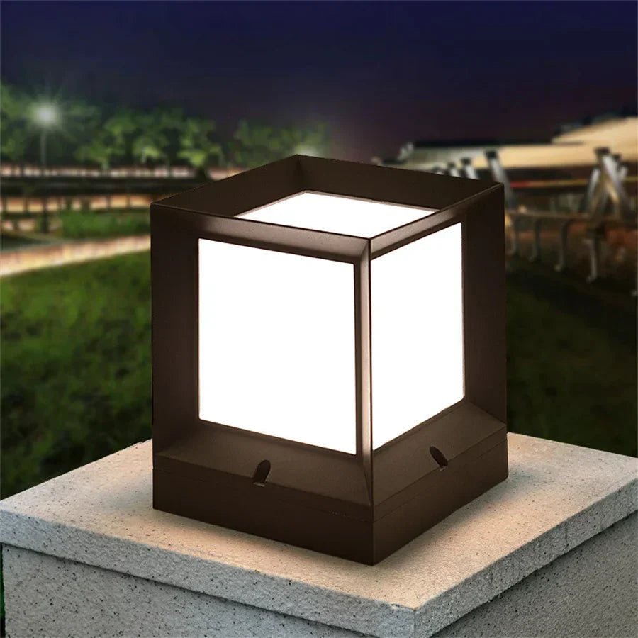Moderne LED-Außenleuchte für Garten & Wege, stilvoll, wetterfest, energieeffizient, IP65.