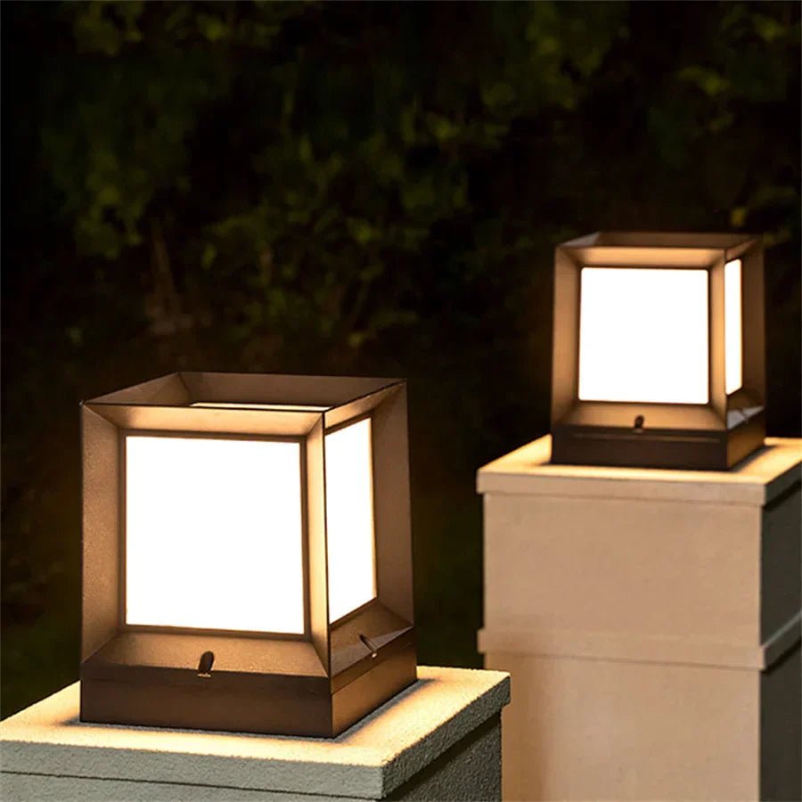 Helle LED-Stehleuchte für Gartenbeleuchtung, Wegebeleuchtung, modernes Design, IP65 outdoor.