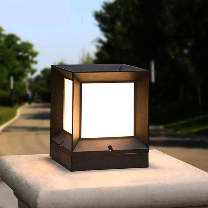 Elegante LED-Gartenlampe als Wegebeleuchtung, modern, wetterfest, für Hof & Garten.