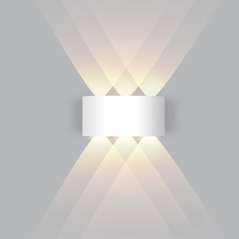 Hochwertige, wasserdichte LED-Wandlampe, modern & energieeffizient, ideal für Balkone.