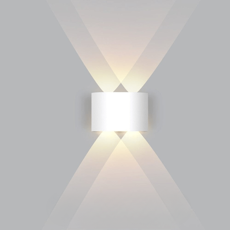 LED-Außenbeleuchtung im modernen Stil, wetterfest & energieeffizient, für einladende Außenbereiche.