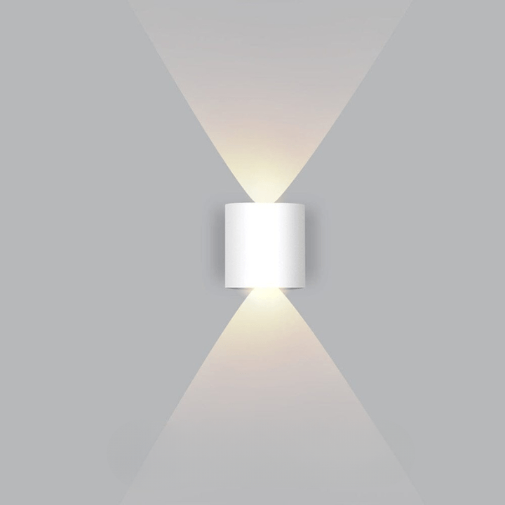 Langlebige LED-Gartenbeleuchtung, wetterfestes Aluminium, moderne Wandleuchte für den Außenbereich.