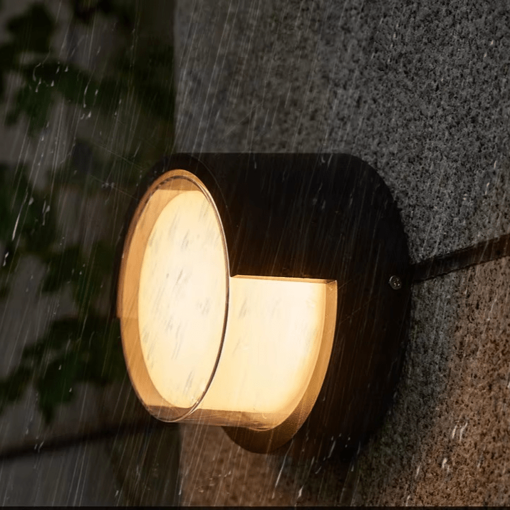 Elegante LED-Wandleuchte für außen, hochwertiges Design & helle Gartenbeleuchtung.