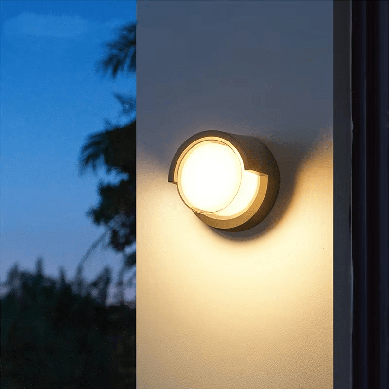 Moderne Außenwandlampe mit LED, effiziente & langlebige Beleuchtung für Eingangsbereich.
