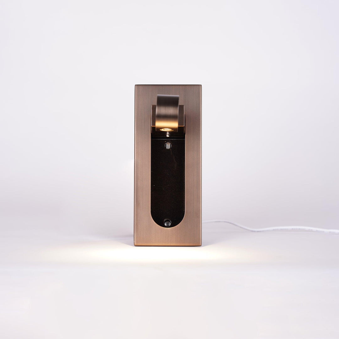 Komfortable LED Wandlampe für Betten, mit farbwechselndem Licht & intuitivem Druckschalter.