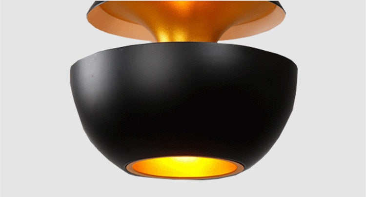 AstraGlow LED-Lampe: Moderne Hängeleuchte im minimalistischen Stil für Innenbereiche.