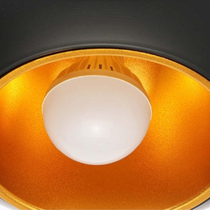 Elegante AstraGlow Deckenlampe, LED-Hängeleuchte für ein modernes Esszimmer.