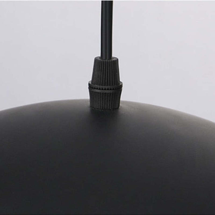 AstraGlow: Eine moderne LED-Pendelleuchte, die jeden Raum stilvoll aufwertet und beleuchtet.