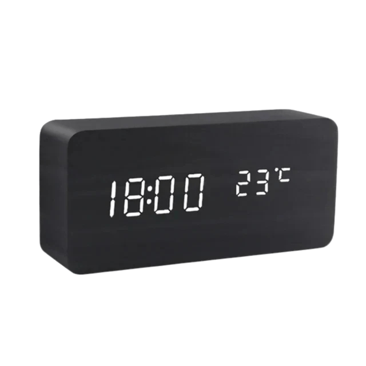 Minimalistische LED-Holzuhr mit Sprachsteuerung, eine clevere digitale Zeitanzeige für jedes moderne Ambiente.