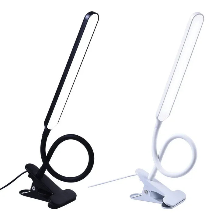 Robuste LED Klemmleuchte, dimmbar & flexibel. Blendfreie Beleuchtung für entspanntes Lesen und Arbeiten.