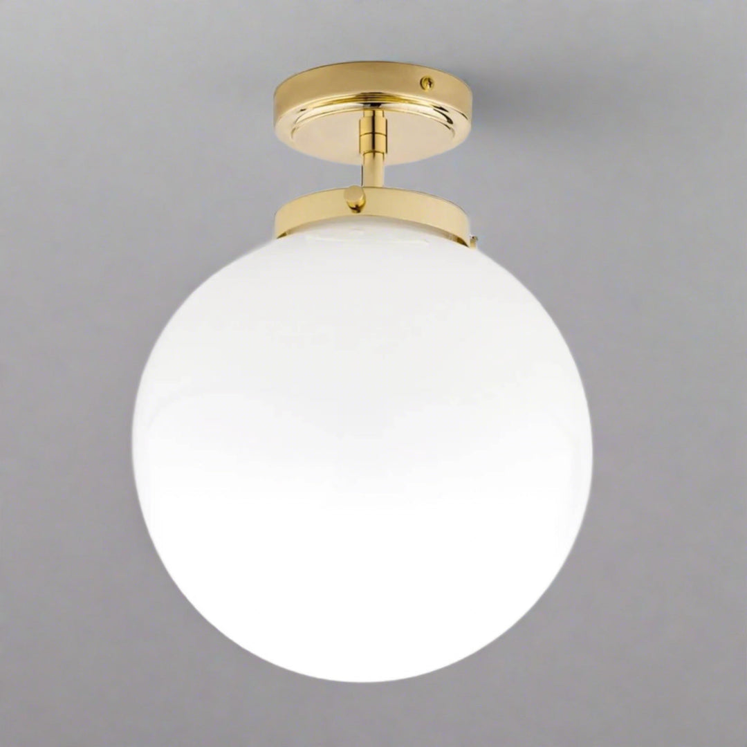 Elegante LED-Kugelleuchte als Deckenlampe fürs Bad, feuchtigkeitsbeständig und energieeffizient, moderne Beleuchtung.