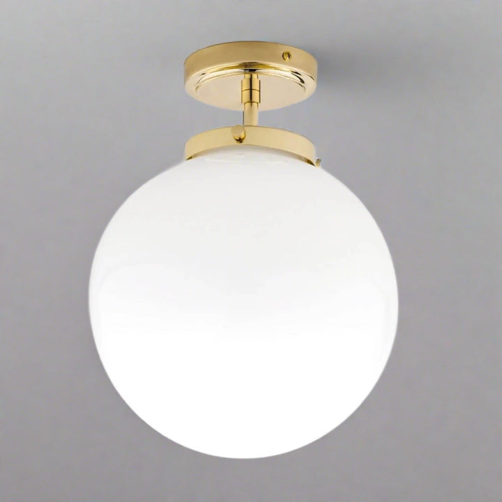 Elegante LED-Kugelleuchte als Deckenlampe fürs Bad, feuchtigkeitsbeständig und energieeffizient, moderne Beleuchtung.